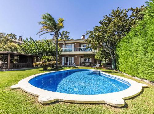 Villa Luxury B by Interhome