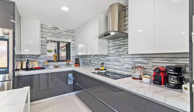 Villa Luxury | Pool-Water Heater | BBQ | Outdoor Dining