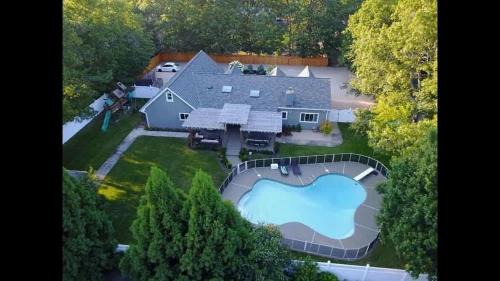 Villa Luz- Cozy Family Home with Jacuzzi year-round & heated pool in summer