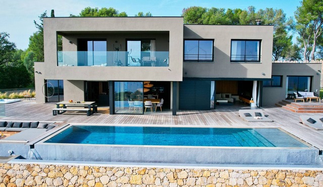 VILLA M-HOUSE CARQUEIRANNE