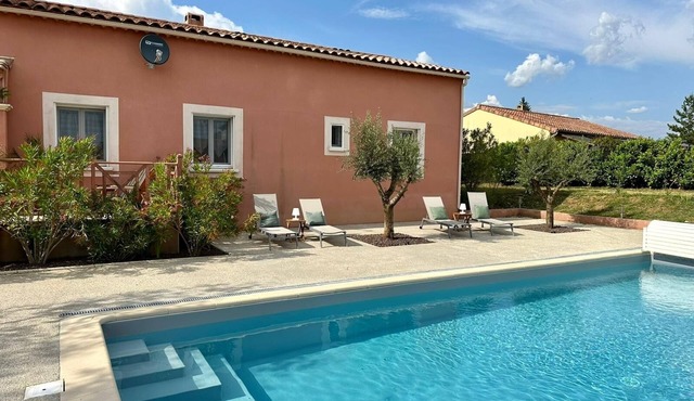 Villa MaBri, modern holiday villa. Heated pool, airconditioning and all comforts