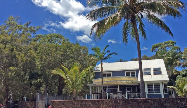 Villa Macleay-Beach Front Family Paradise