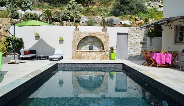 Villa Madrale: High-end, very peaceful condo with swimming pool/whirlpool (2-8p)