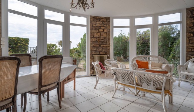 Villa 'Magnifique Plage À 20m' with Sea View, Private Terrace and Wi-Fi