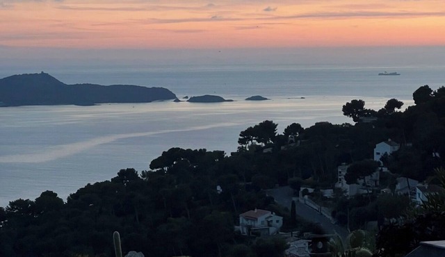 Villa Mahina - Exceptional, with swimming pool, bar & fitness, 10 min from the beaches