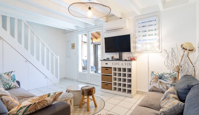 Villa 'Maison 4 Chambres Fb112' with Private Terrace, Wi-Fi and Air Conditioning