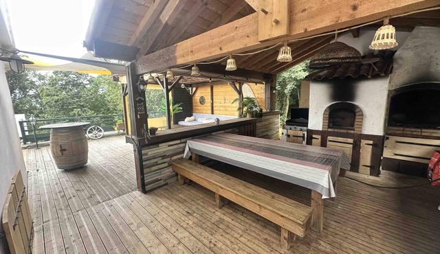 Villa 'Maison Atypique Au Pays Basque' with Mountain View and Air Conditioning