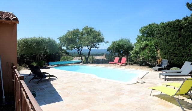 Villa 'Maison Eyrargues 6p' with Private Pool, Wi-Fi and Air Conditioning