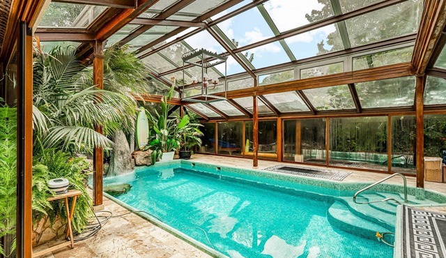 Villa Majadahonda - Six Bedroom Villa, Sleeps 12