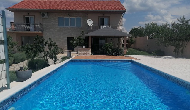Villa "Maja Marija" ****