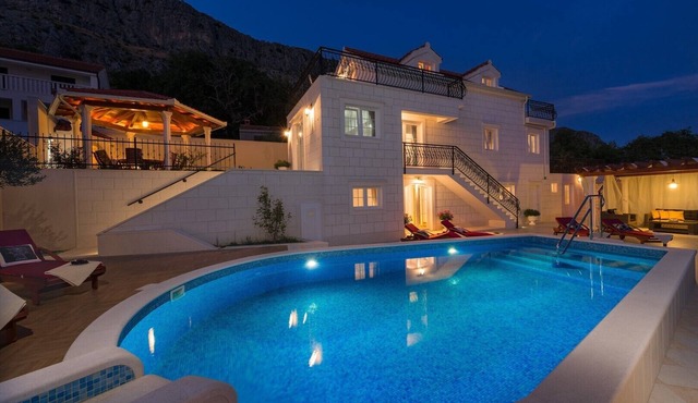 Villa Maja with 4 bedrooms, heated, private 32m2 pool, Jacuzzi, fitness room, sauna
