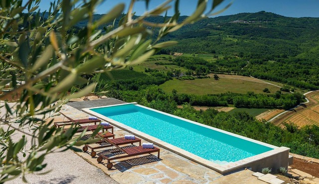 Villa Majestic Eye