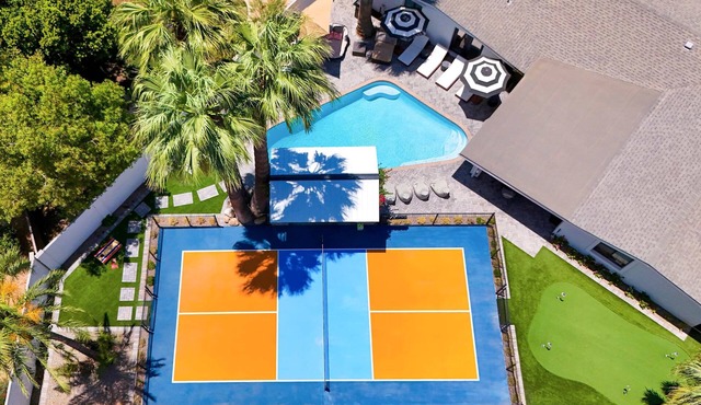 Villa Makena: Huge Luxe Home | Pickleball Court | Heated Pool | Great for Groups