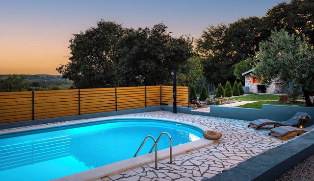 Villa Manda Adriatic heated pool (V8481-K1) - Piramatovci