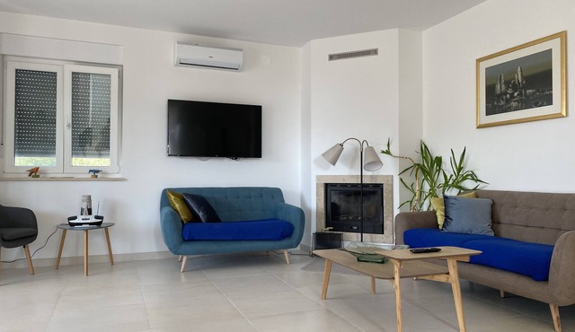 Villa Manka-Vacation villa in a quiet Istrian village - forest and beach nearby