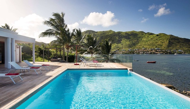 Villa Mapai – Oceanfront Retreat with Private Dock in Cul de Sac, St. Martin