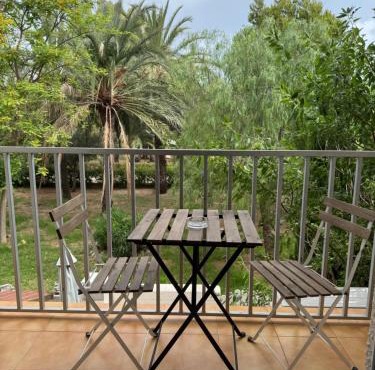 VILLA MARE - 2 beds with balcony, patio and pool and direct park access