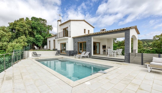 Villa 'Maréa' with Sea View, Wi-Fi and Air Conditioning