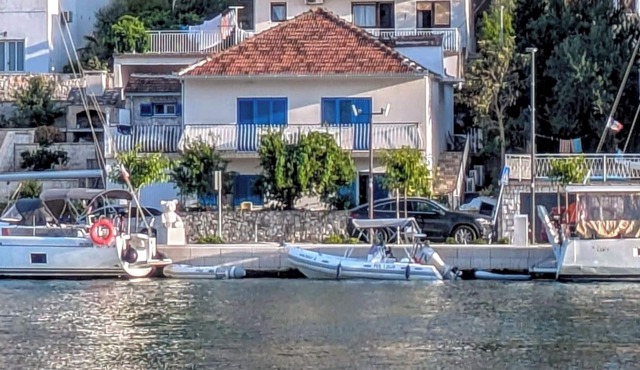 Villa Maria - Seafront property in Marina