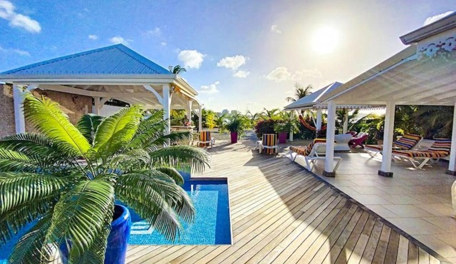 Villa Marie, swimming pool, beach, pontoon and jacuzzi, all private