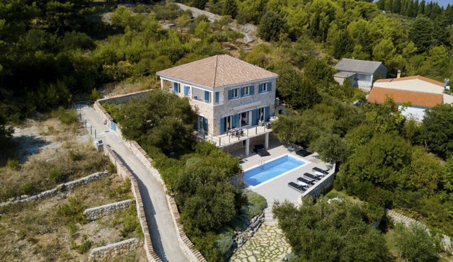 Villa Mariella - Five Bedroom Villa, Sleeps 10