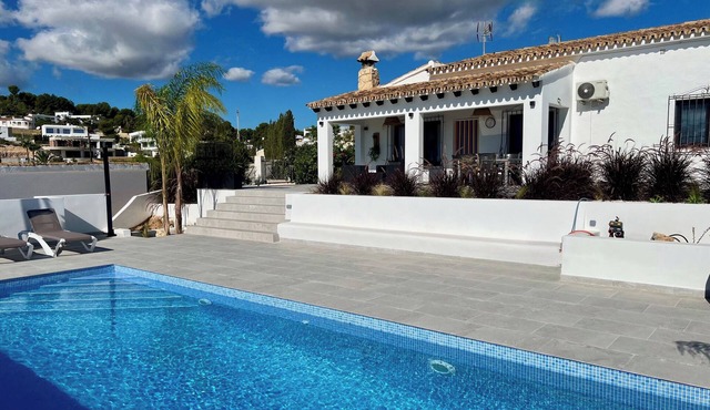 Villa Mariposa : 3 bedrooms : Open views : Open views