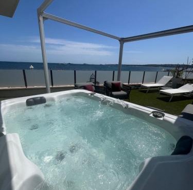 Villa Marsa - Cannes - on beach