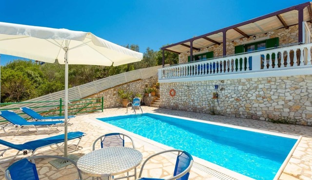 Villa Martha - Three Bedroom Villa, Sleeps 7