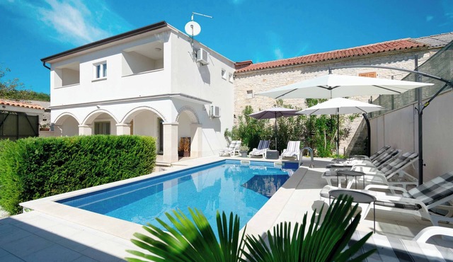 Villa Martin - Countryside Retreat with Pool