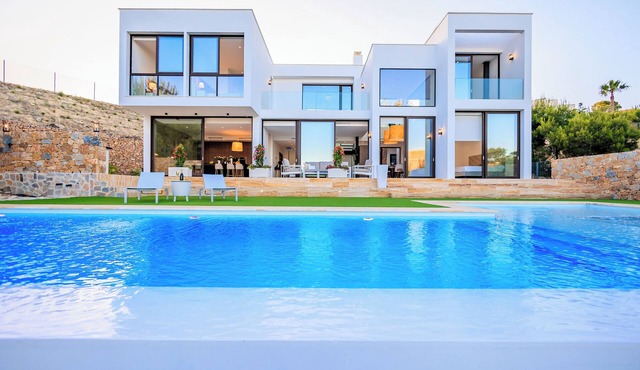 Villa Martin Stone Las Colinas Golf Country Club