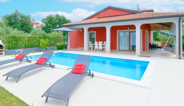 Villa Mary - Four Bedroom Villa with Pool