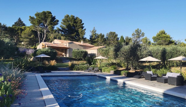 Villa Mas Mavie with swimming pool Les Baux-de-Provence in the heart of Alpilles