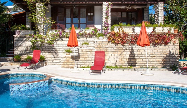 Villa Masha is a detached house, very finely accommodating 6 to 7 persons
