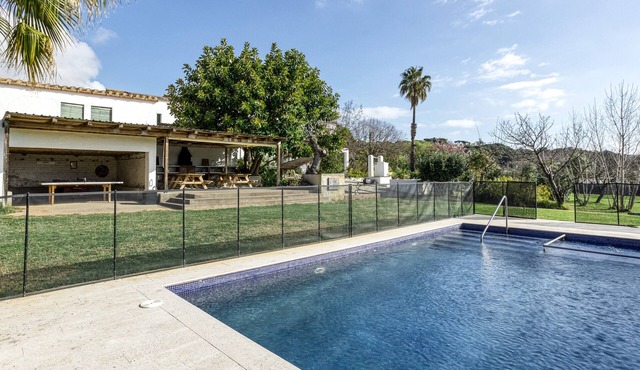 Villa 'Masia Cal Ros' with Mountain Views, Wi-Fi and Air Conditioning