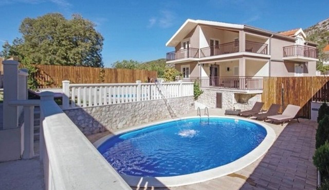 Villa Mateo *