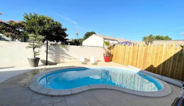 Villa Mathéo swimming pool La Rochelle Fun et Calm