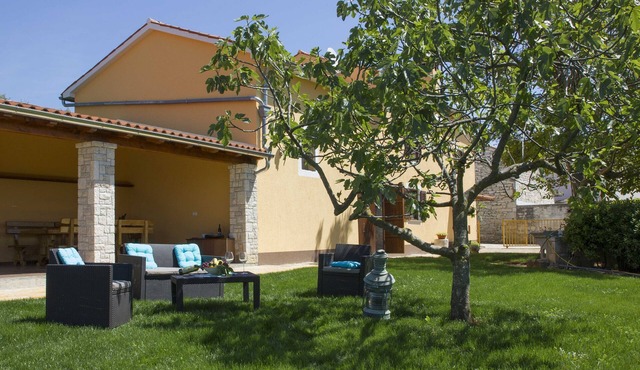 Villa Matteo in Peruski - Istria, with private pool, quiet location