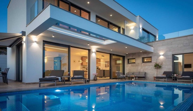 Villa Maxime with Heated Pool