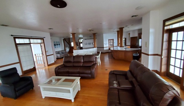 Villa Melbourne inter-coastal, heated Pool, 2 floors 7br and 6000 sq ft