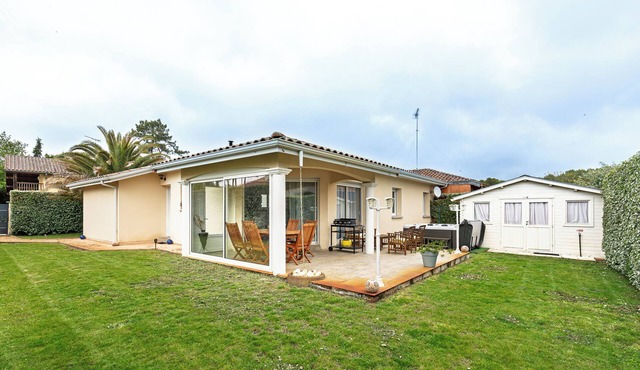 Villa Melchivany – Nature & Ocean, Terrace, Garden, Spa for 6 People in Messanges