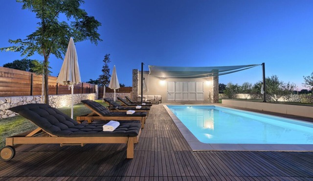 Villa Meli - Six Bedroom Villa, Sleeps 12