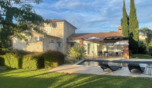 Villa Melissa - Istrian stone house with pool in a very good location