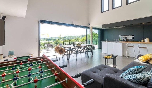 Villa MENDIA, 3 bedrooms, 20 minutes from the beaches