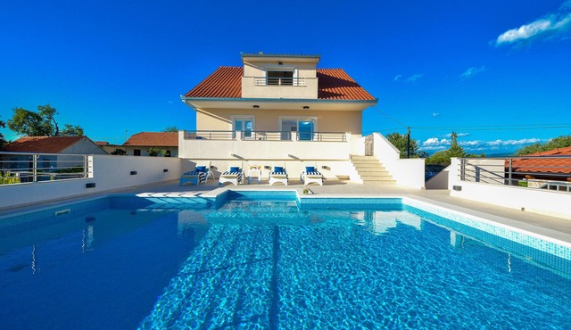 Villa Mendula With Pool And Sauna