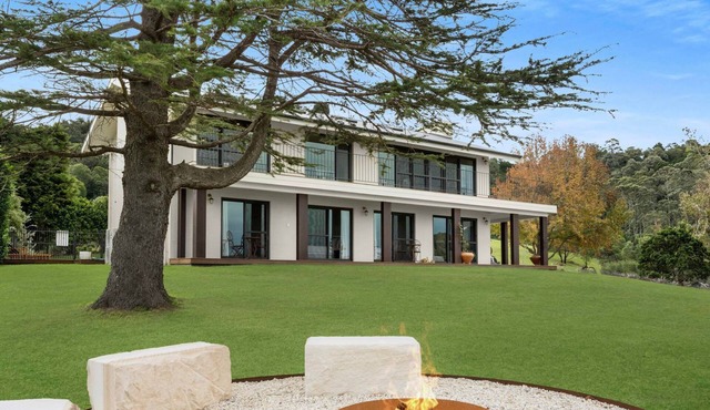 Villa Meroo Pay 2 stay 3 when booking a weekend May - September