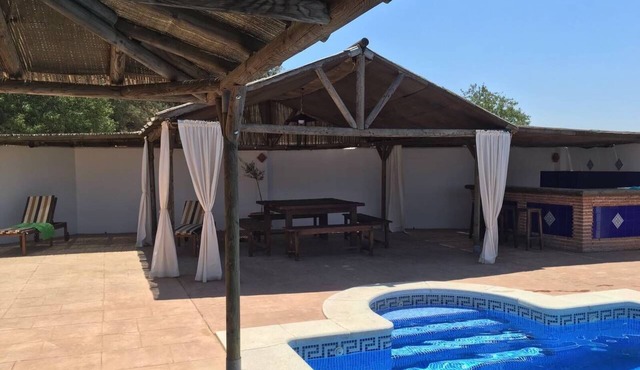 Villa met Zwembad, Buitenkeuken, Ruim Terras, Uitzonderlijk Zicht op de Vallei