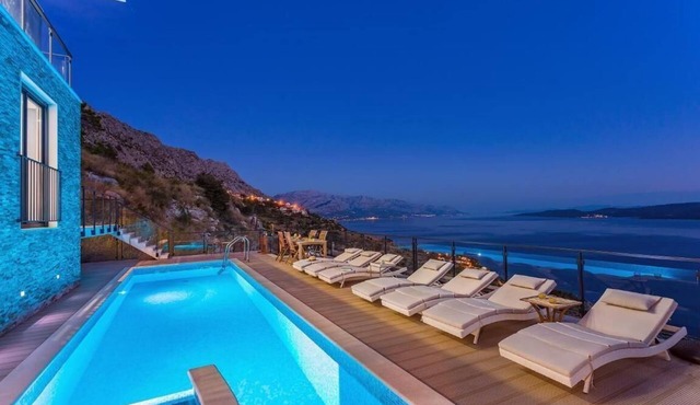 Villa Mia with pool, jacuzzi, fitness room, sauna