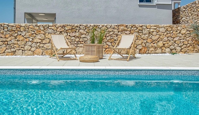 Villa Midina with Pool