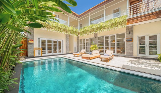 Villa Milano - 6BDR, prime location, pool & garden