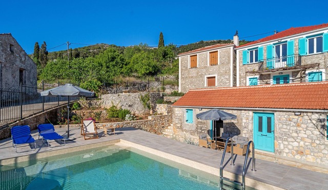 Villa 'Milia's House' with Sea View, Wi-Fi and Air Conditioning